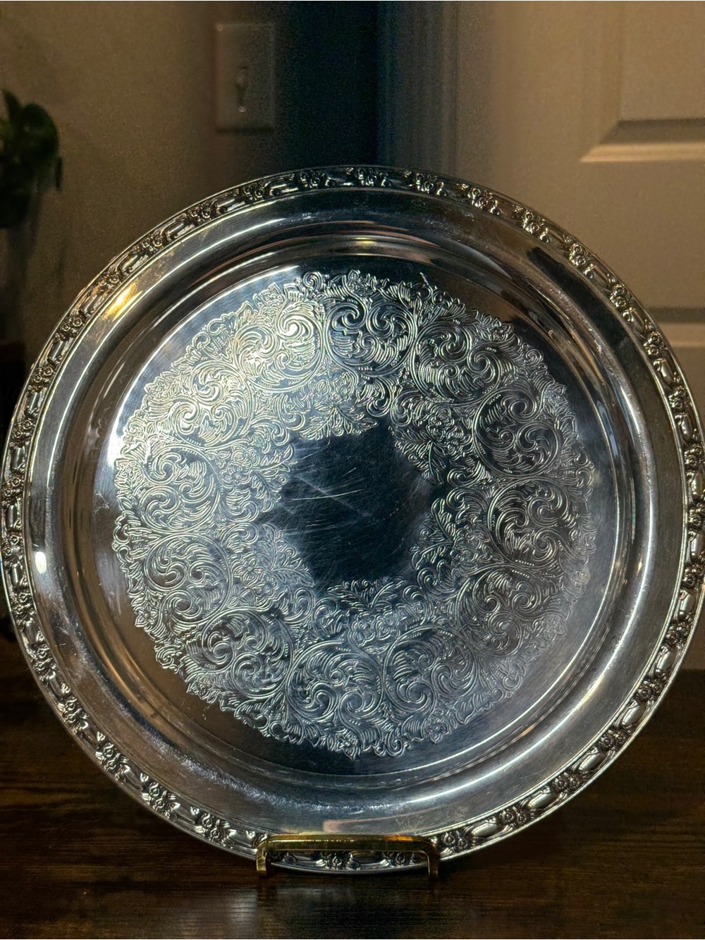 Vintage Oneida Silversmiths Silverplate 12” Round Serving Tray Ornate Floral